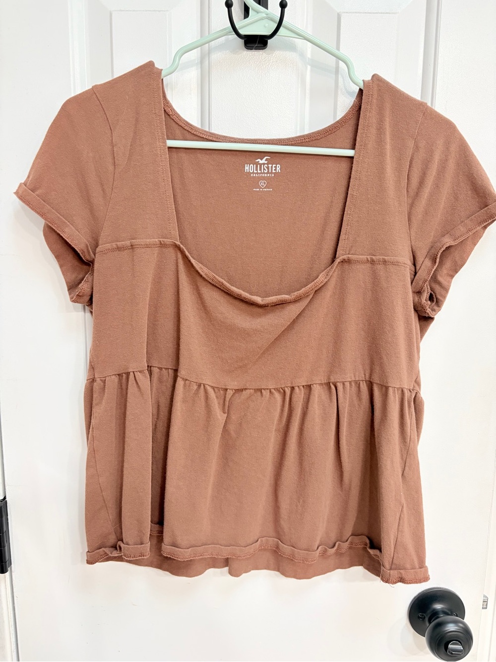 Hollister Mauve Brown Short Sleeve Scoop Peplum Top